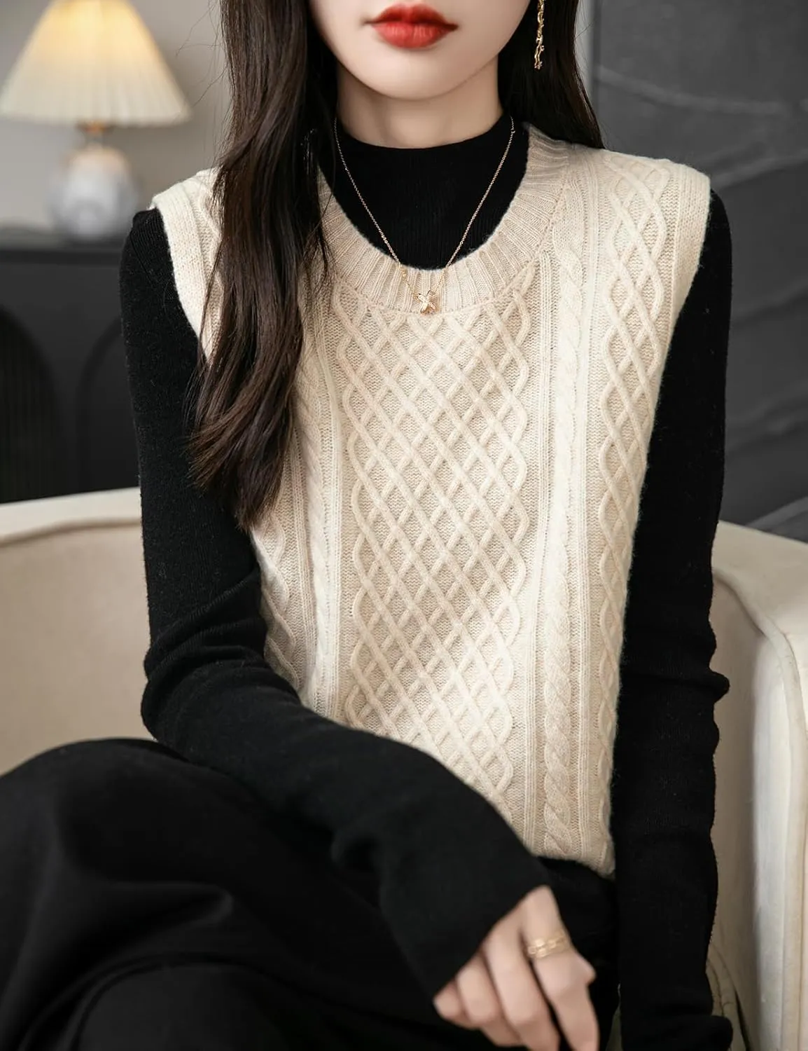 Women's 100% Merino Wool Sweater Vest 2025 Fall Winter Vintage Cable Crew Neck Sleeveless Knit Sweater Vest